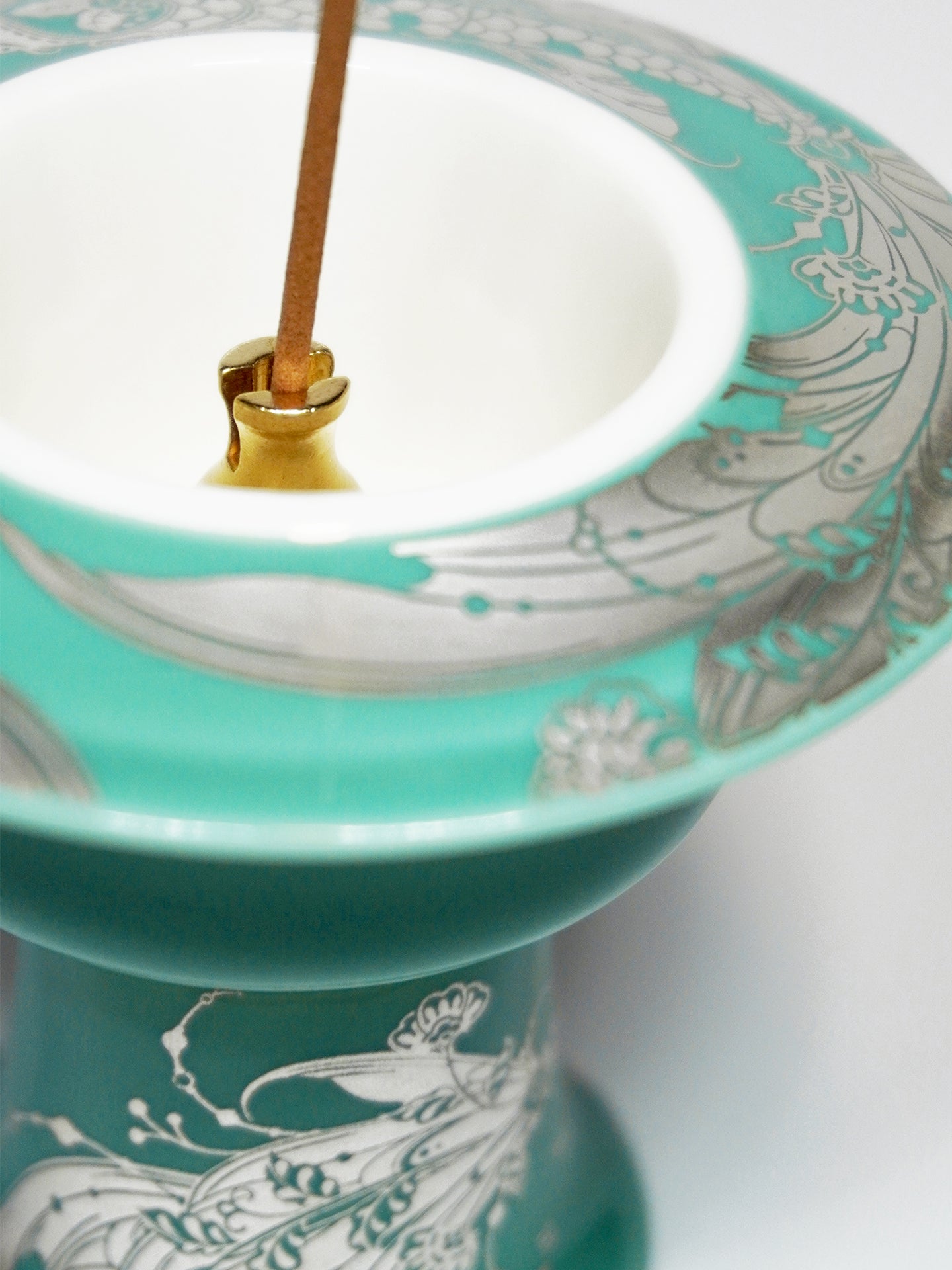 Xuanying Swimming Fish Incense Holder | Chinese Fengshui Ceramic Censer with Silver-Inlaid Design | Auspicious Fish Symbol for Prosperity